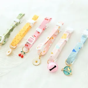 Pet Cute Daisy Collar Summer Cat Necklace Dog Scarf Accessories Cute Anti-suffocation Buckle Neck Collar